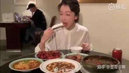 明星吃饭了,揭秘他们的美食偏好与生活态度