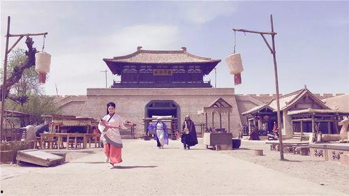 敦煌古城明星,明星璀璨的历史画卷