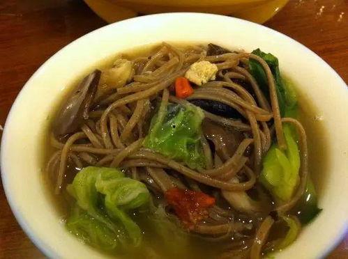 娱乐吃瓜酱天天吃面条,日日面条，天天吃瓜