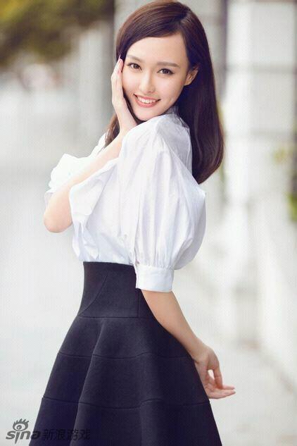 娱乐吃瓜女明星代言游戏,携手热门游戏掀起热潮！